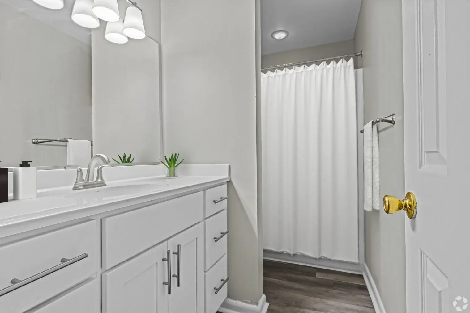 havenatcitycenter bathroom