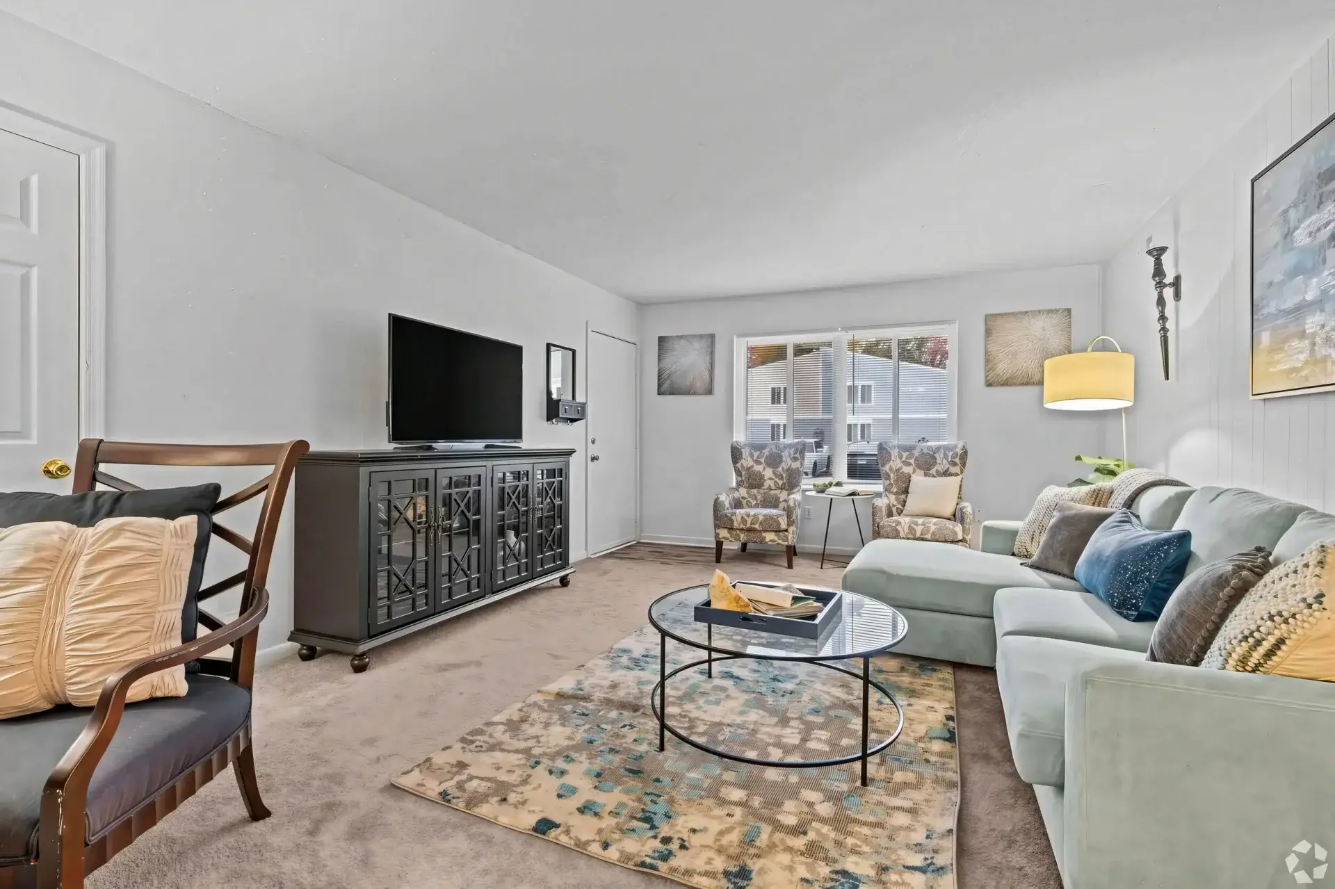 havenatcitycenterr living 1